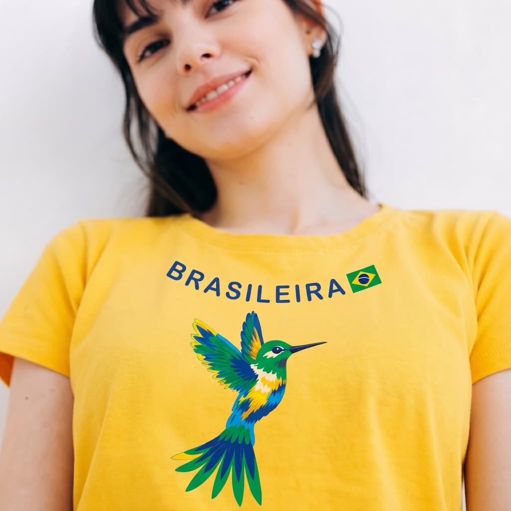 Camiseta Feminina Brasil Beija Flor Copa 2026 Amarela Torcida