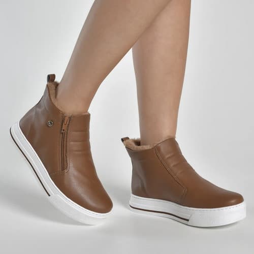 Botinha Feminina Via Marte Interior Pelúcia Zíper Macio Leve Casual Fashion Moda