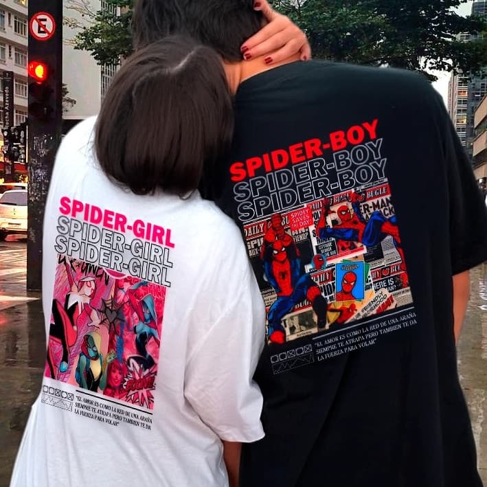 Camiseta Kit Casal Spider Man e Spider Girl Geek Aranha Masculina e Feminina Namorados 100% Algodão Premium
