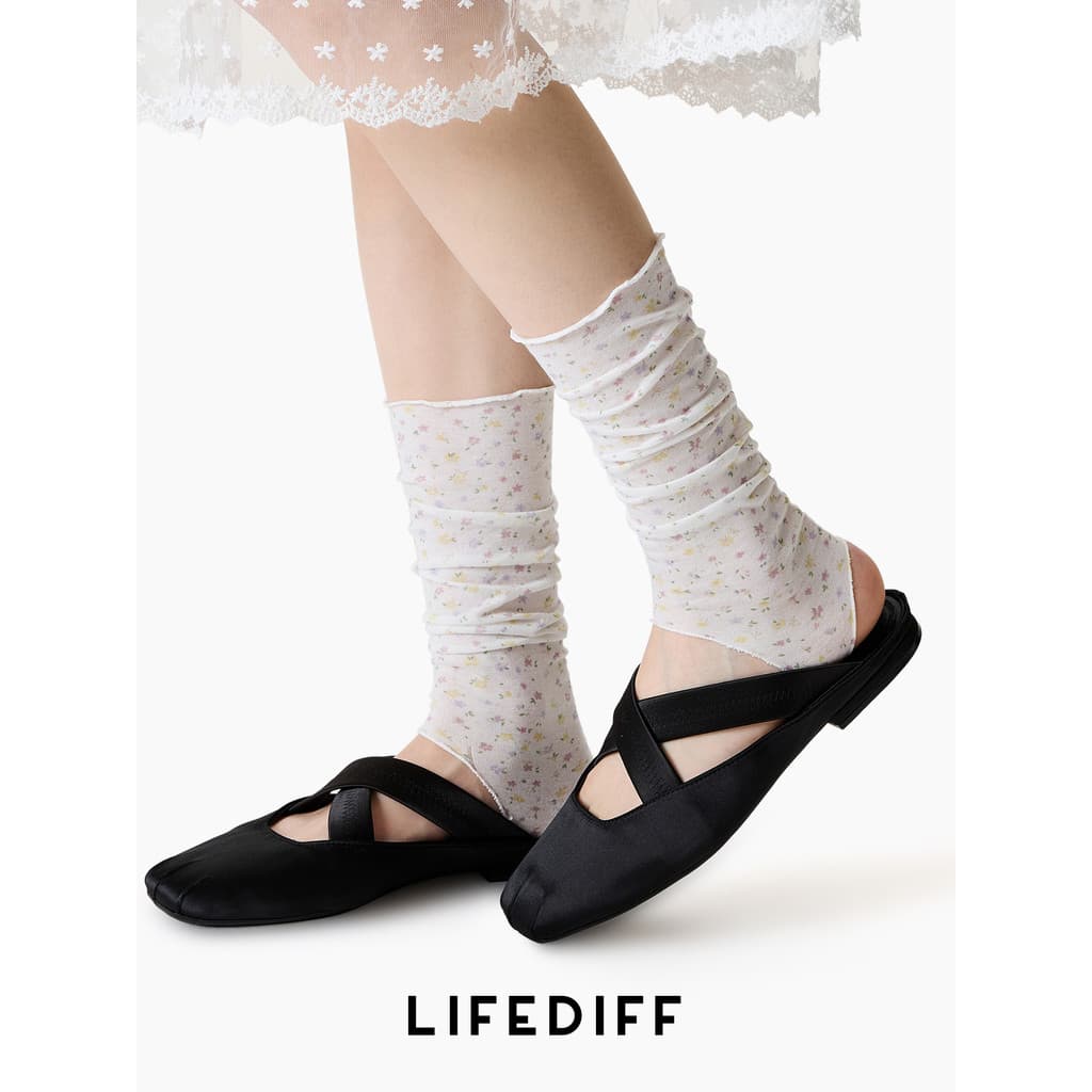 Menina japonesa pequeno padrão Floral pé meias branco doce meados de tubo pilha meias femininas estilo fino respirável m
