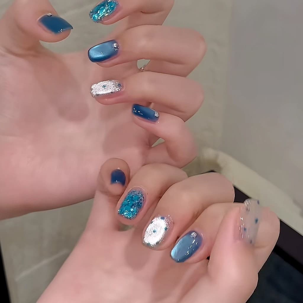 Unhas Postiças Olho de Gato Azul Gelo Refrescantes de Verão, Novas Unhas Reutilizáveis, Modelo Popular 2026, Visual Sofi