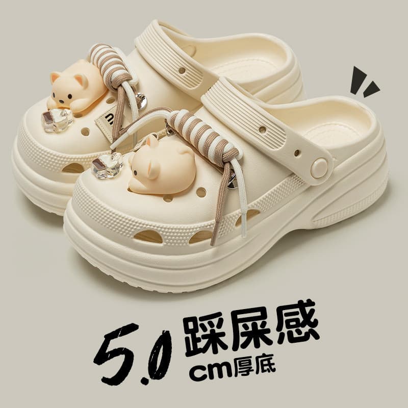 Sapatos de buraco dos desenhos animados senhoras exterior Wear 2026 novo estilo verão meia chinelos influenciador All-Ma
