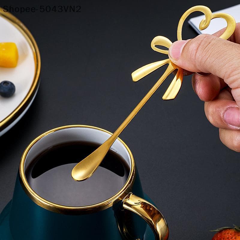 [RE] 3D Arco Nó Em Forma De Coração Mini Colher De Café Chá Sobremesa Pendurada Ouro Prata Talheres De Aço Inoxidável R