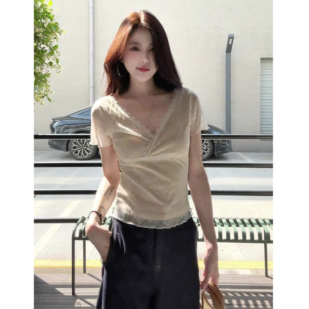 Branco gaze renda borda com decote em v manga curta camiseta feminina 2026 novo estilo verão Super bonito único bonito c