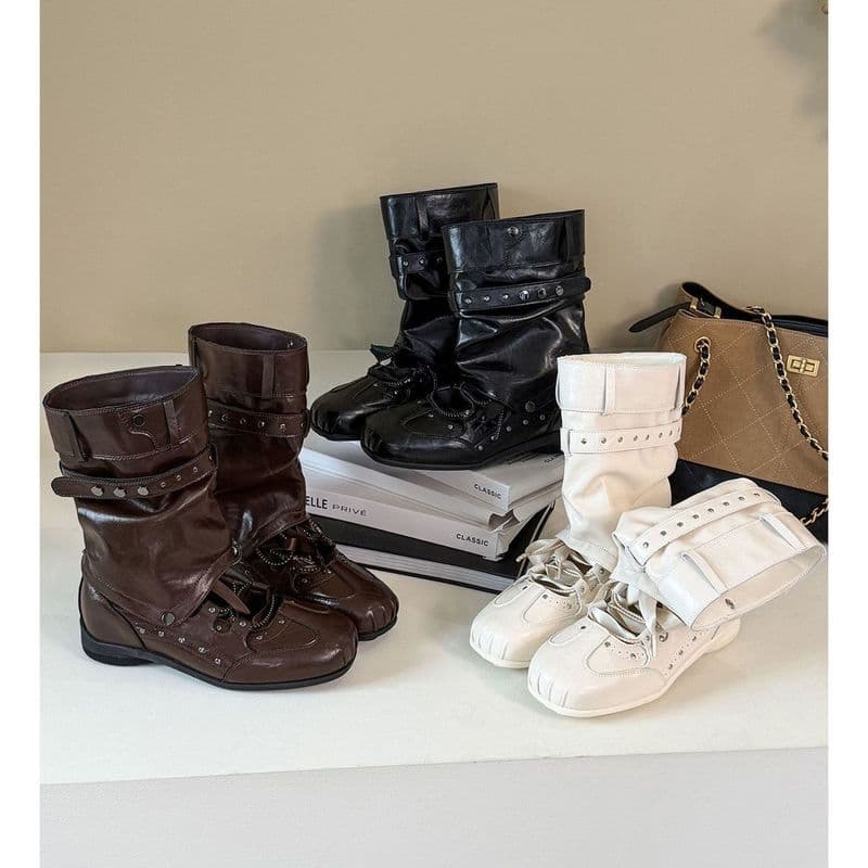 Doce estilo legal rebite cinto fivela motocicleta botas curtas mulheres angustiado plissado pilha tubo All-Match Commute