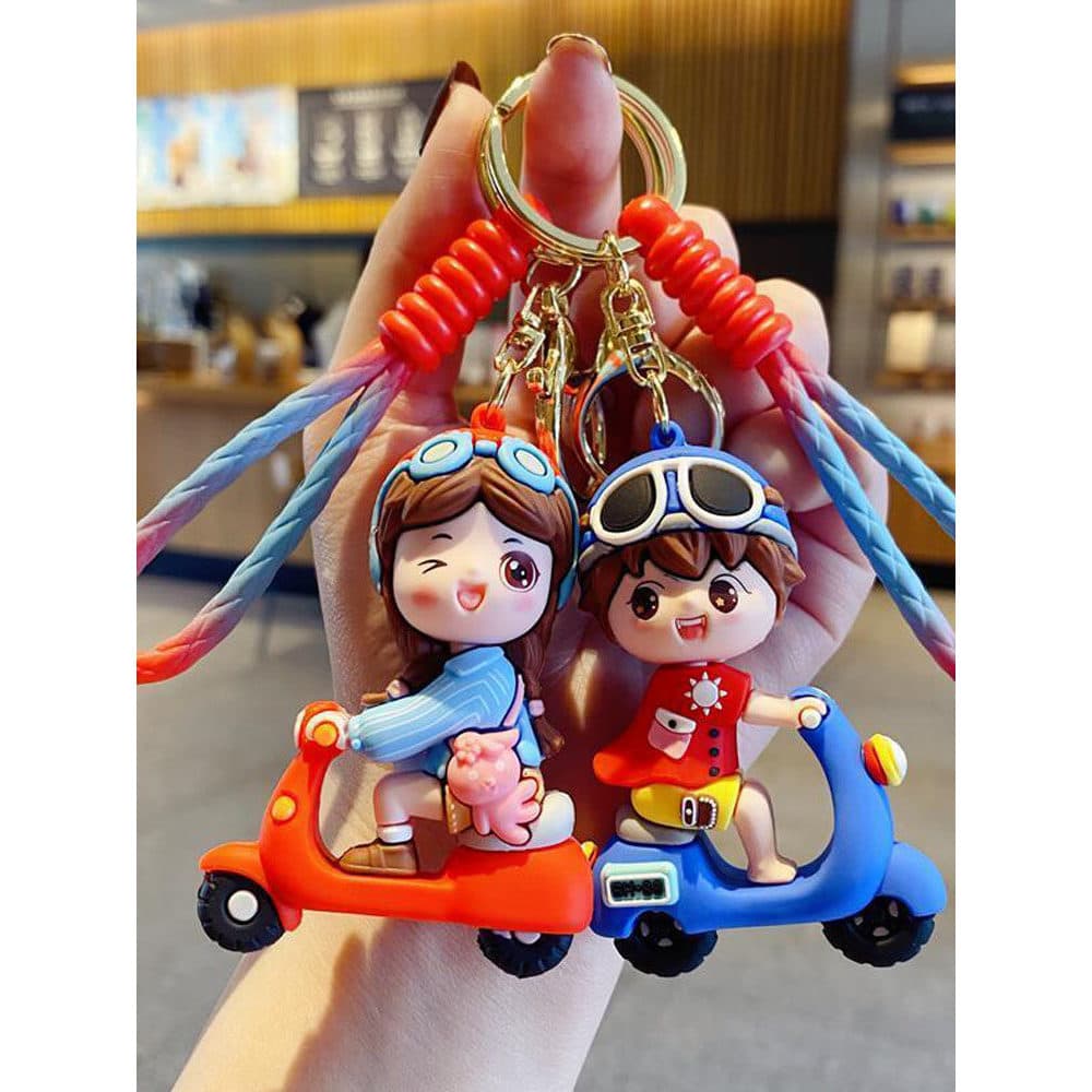 Influencer dos desenhos animados bonito criativo carro elétrico chaveiro feminino bonito casal chaveiro pingente chave d