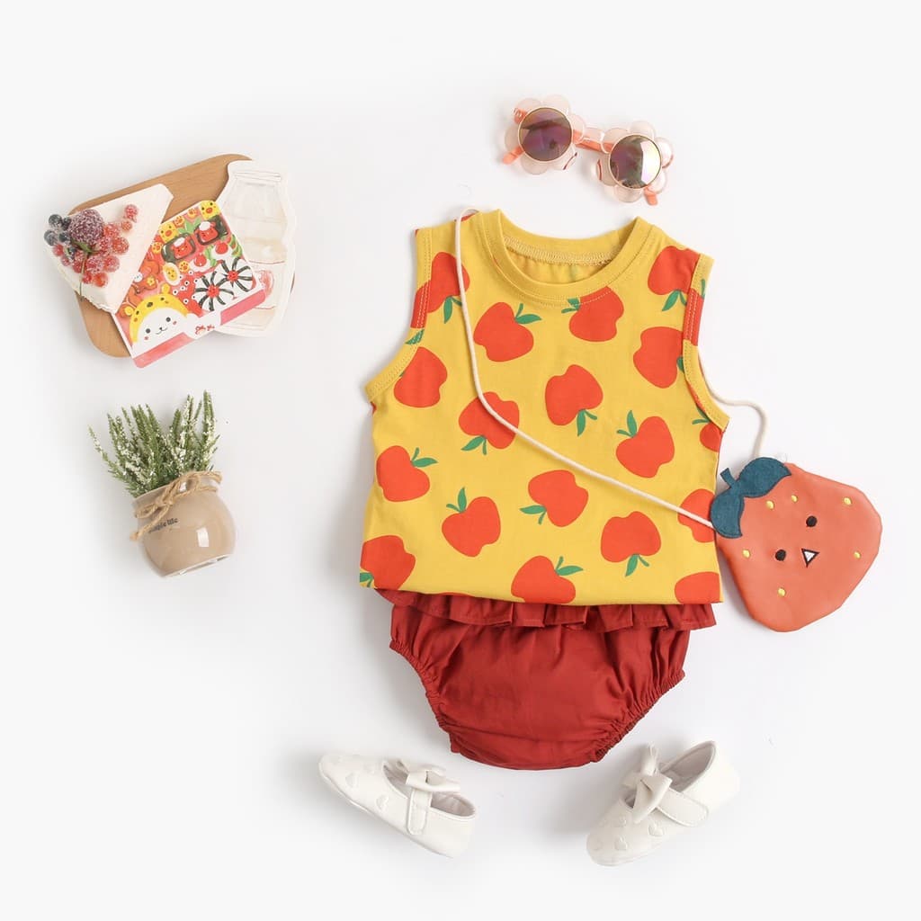 Terno de bebê de verão com desenhos animados, Top e Shorts triangulares, versão coreana de duas peças, roupas de bebê