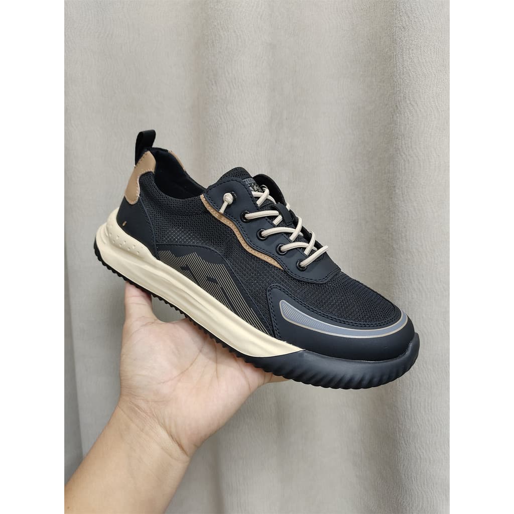 2026 Novo estilo sapatos masculinos respirável voando tecido malha verão leve confortável all-match sapatos casuais de s