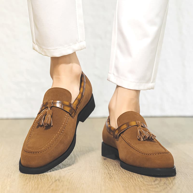 2026 novo estilo mocassins masculinos deslizamento-On negócios Casual apontou Toe sapatos de couro estilo britânico ervi