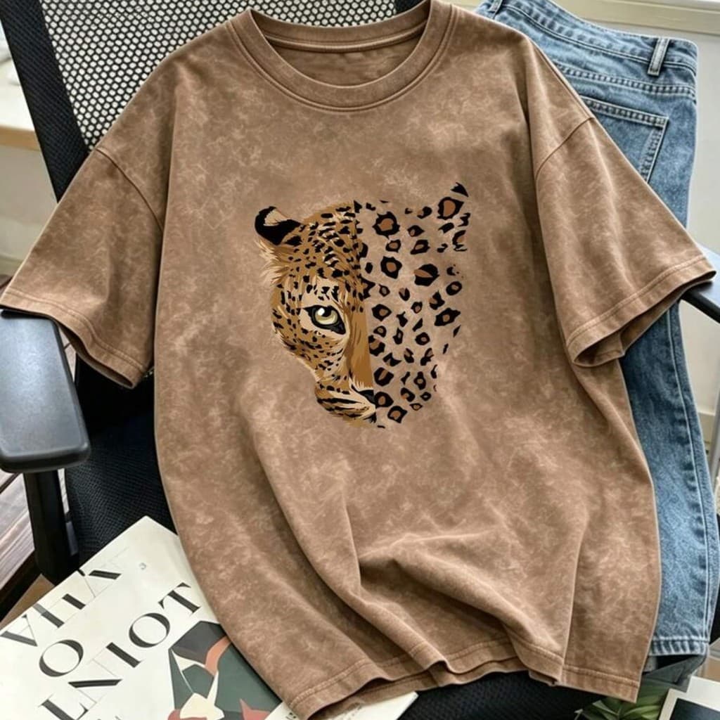 Camiseta Estampada Feminina Casual de Manga Curta com Gola Redonda, Estampa  Leopardo  Personalizada e Versátil 100%