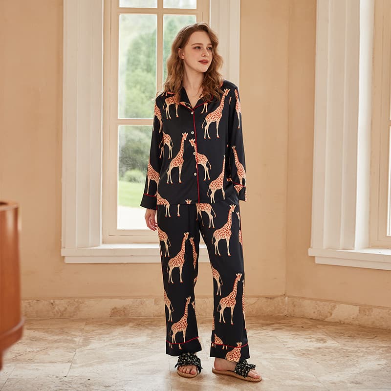 [Girafe preta] Pijama de manga comprida feminino primavera verão novo estilo seda gelo outono roupa de casa pode ser usa