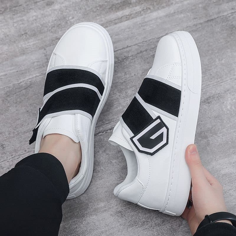 Sapatos masculinos verão novo estilo respirável tênis All-Match na moda Casual de sola grossa sapatos brancos deslizamen