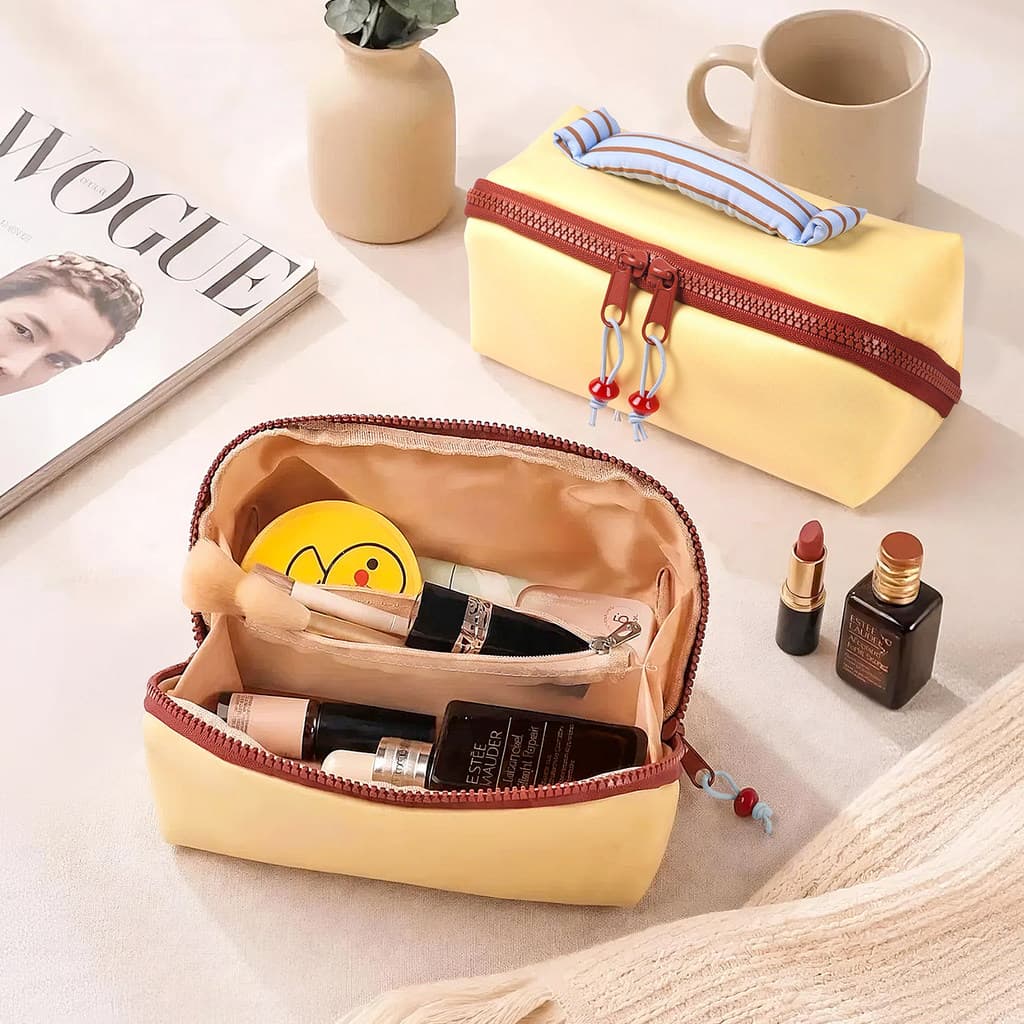 Saco cosmético feminino passeio portátil 2026 novo estilo viagem grande capacidade partição cosméticos à prova dwaterpro
