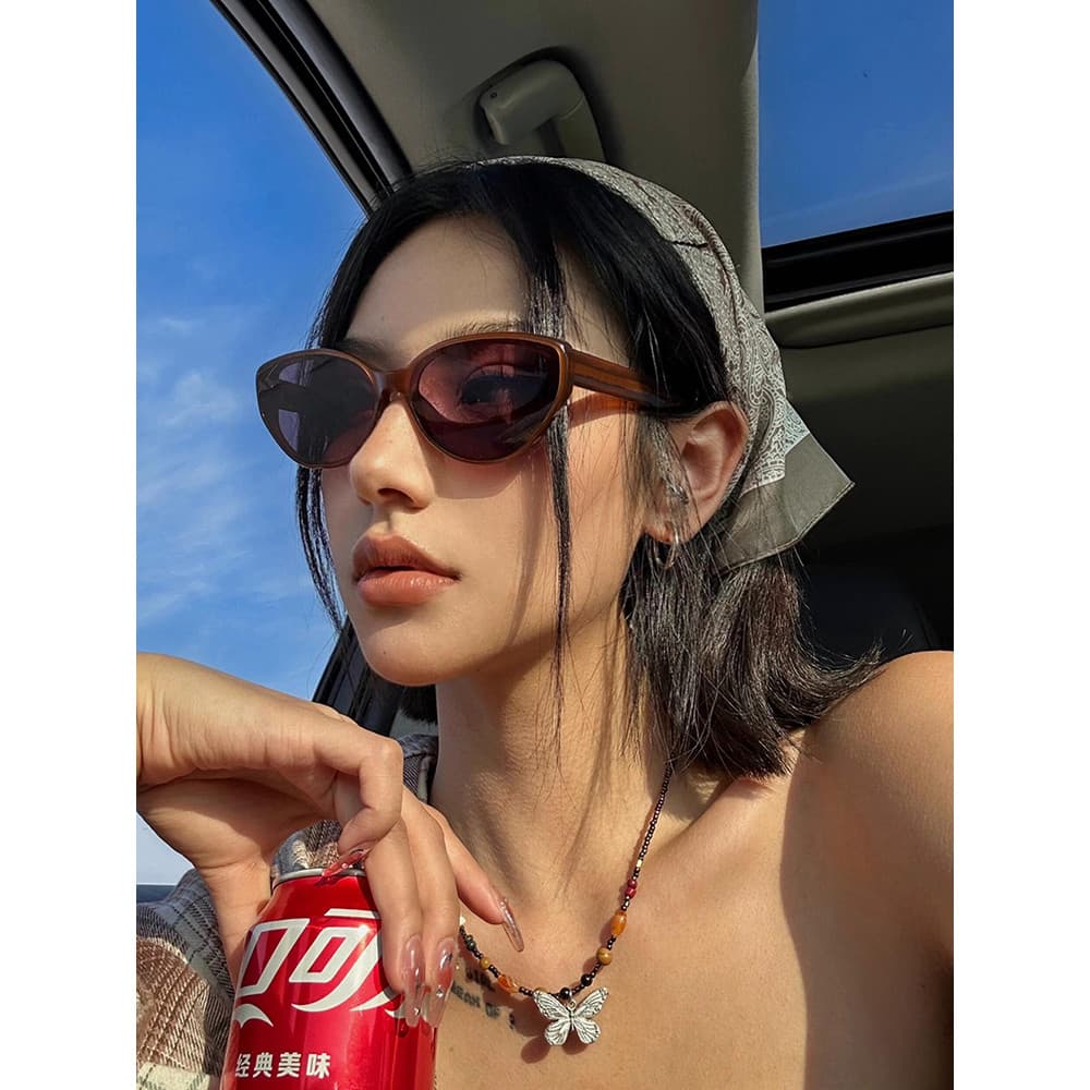Retro olho de gato óculos de sol feminino 2026 novo estilo único quente menina marrom óculos de sol High-End protetor so