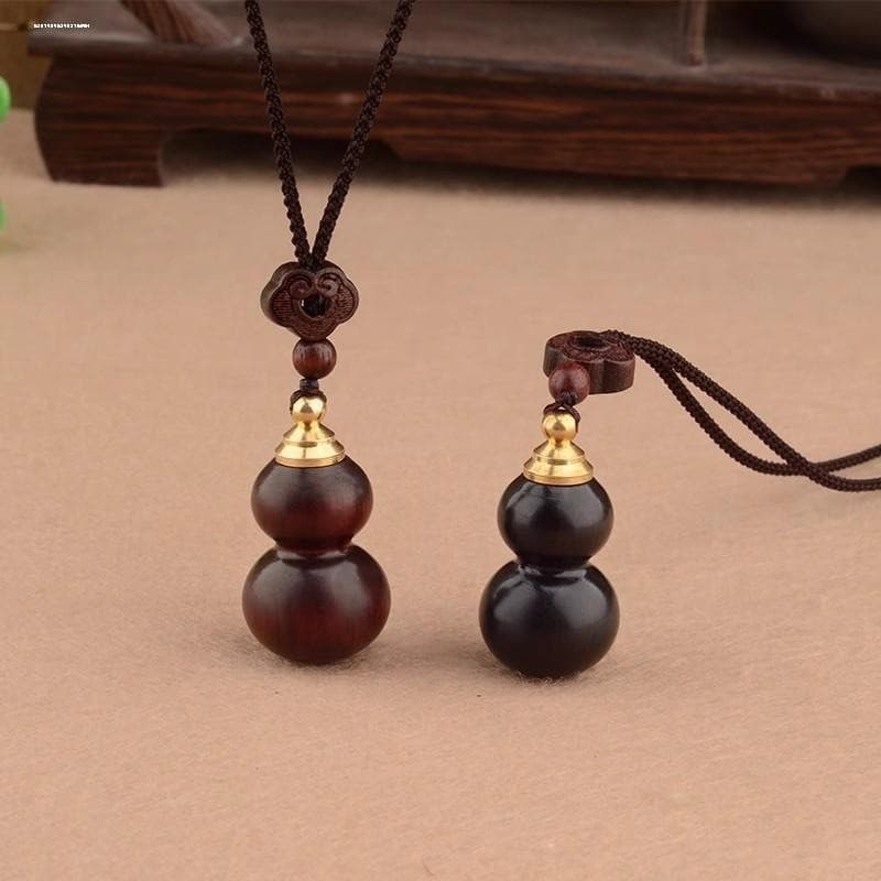 Colar com pingente oco de cabaça com imitação de mogno de cinábrio, folha pequena, sândalo vermelho, pode abrir coisas