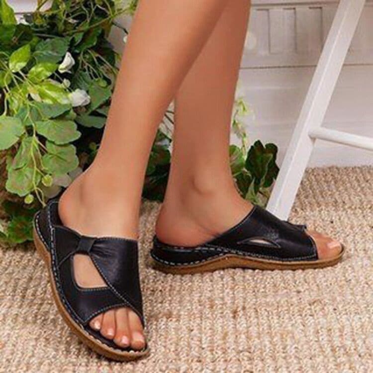 Chinelos de tamanho grande feminino primavera verão novo estilo cunha salto exterior Wear Retro oco sandálias chinelos f