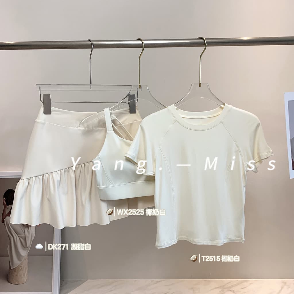 Novo Yoga Wear terno de três peças feminino de secagem rápida esportes de manga curta bela volta roupa interior esportiv