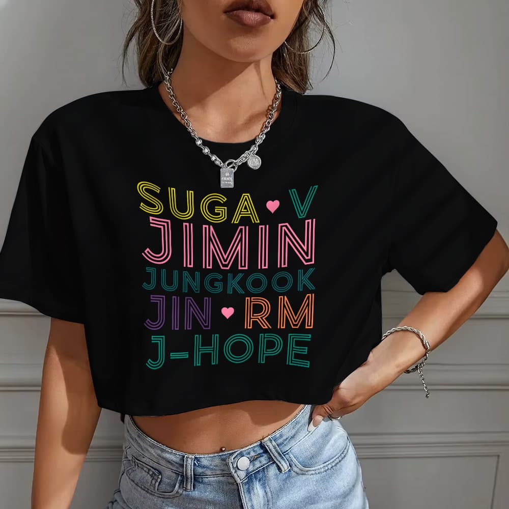 Blusa Cropped Top Estilosa Oversized Feminina Versão Banda BTS Cantores Coreanos Nomes Dos Integrantes