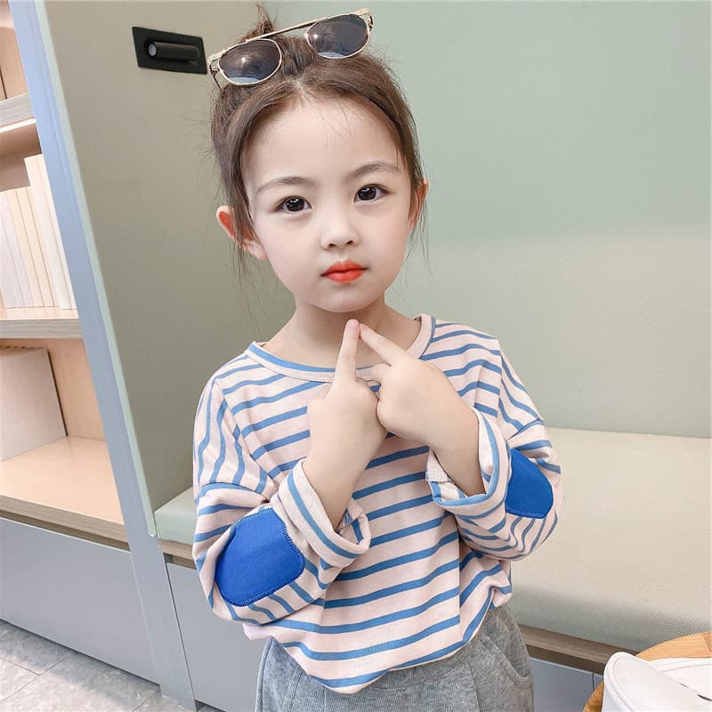 Único meninas primavera outono camisa de fundo 2026 novo estilo versão coreana solta manga comprida camiseta moda menina