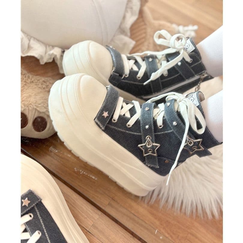 Sapatos de cano alto com sola grossa e estilo retrô, que aumentam a altura, com decorações de estrelas para mulheres, sa