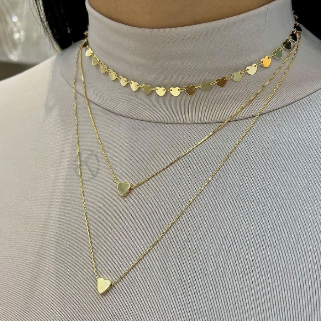 COLAR DE CORAÇÃO FEMINIO TRIPLO COM PINGENTES DE CORAÇÃO – SEMIJOIA BANHADO EM OURO 18k OU PRATA 925