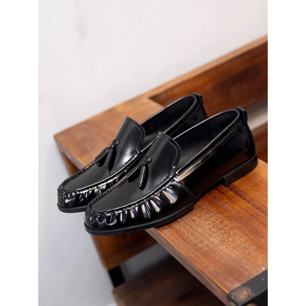 Couro envernizado couro genuíno borla mocassins negócios masculinos deslizamento-em sapatos de couro masculino brilhante