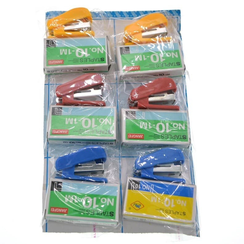 Mini grampeador pequeno com 20 grampeadores pequenos para uso No. Loja de departamentos de grampeador pequeno com 10 gra