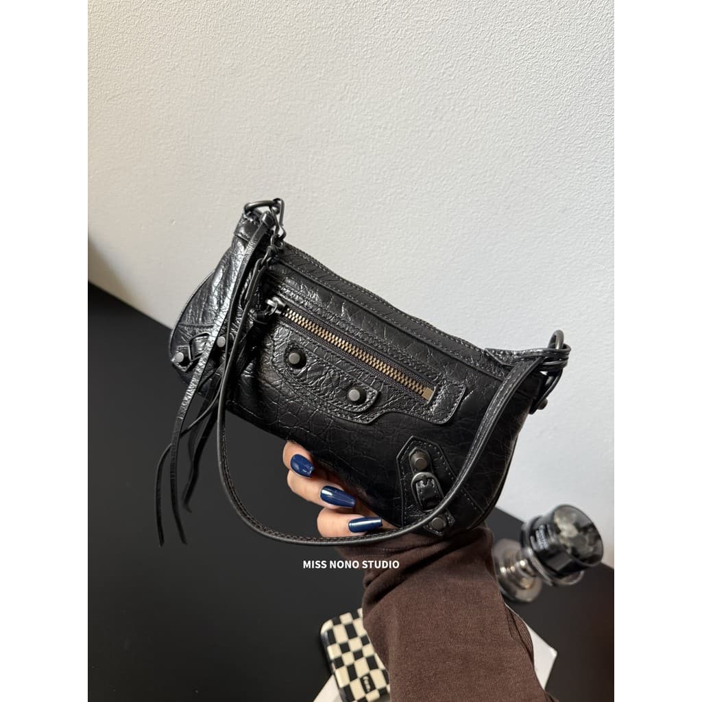 Genuíno couro genuíno preto saco estilo da motocicleta axilas saco nova bolsa feminina bolsa de ombro saco do mensageiro