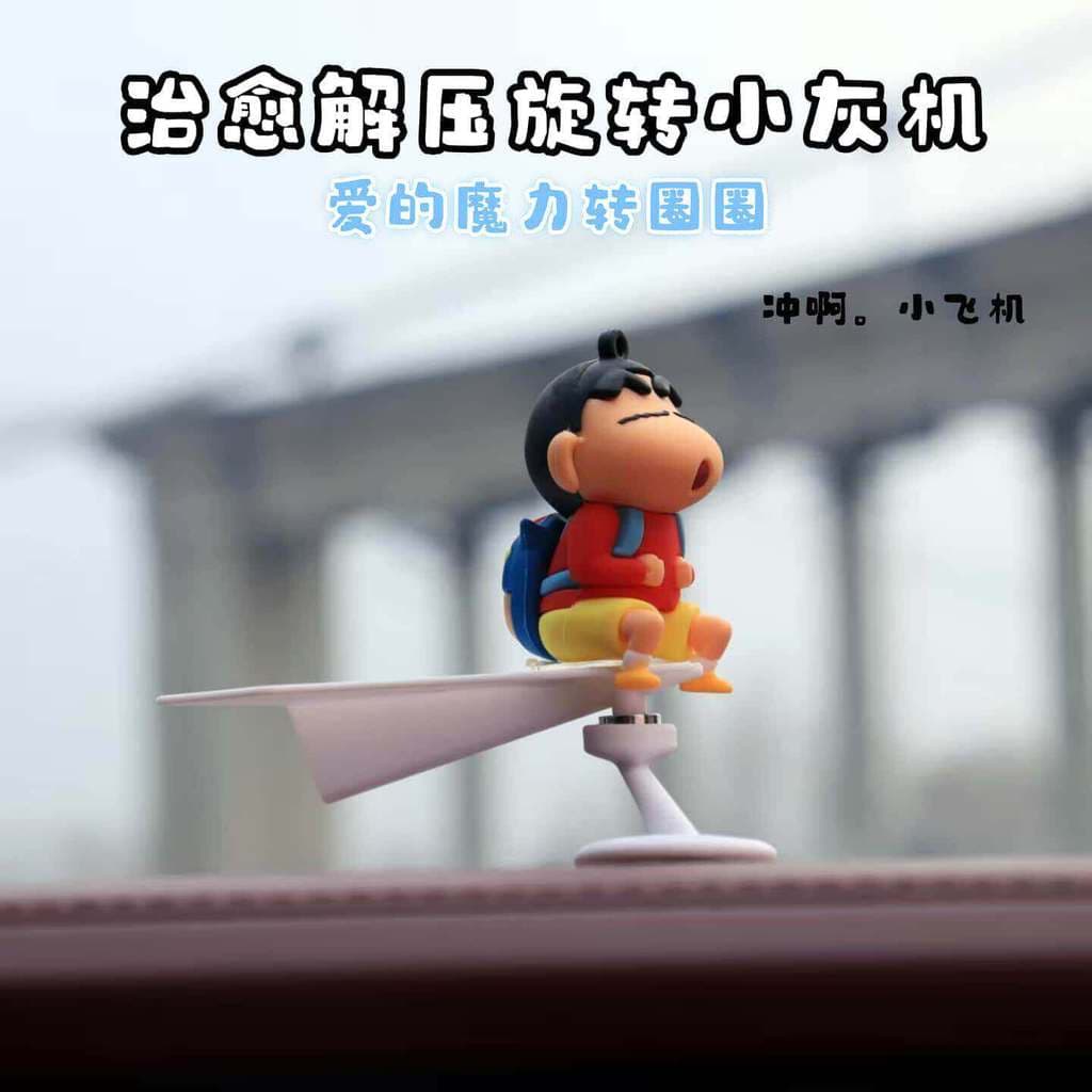 Crayon Shin-Chan ornamentos rotativos Console central do carro escritório local de trabalho decorações de mesa dos desen