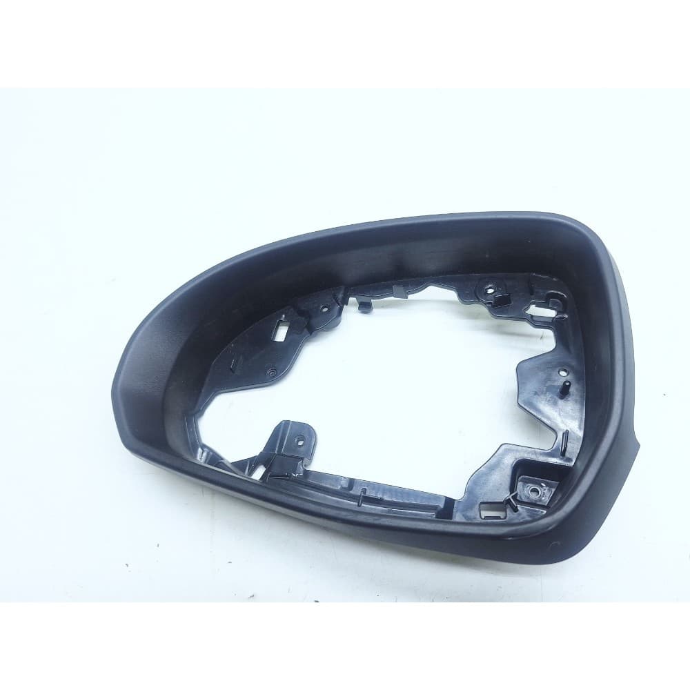 Acabamento Retrovisor Esquerdo C200 1.5 2024 A3179405CAV2