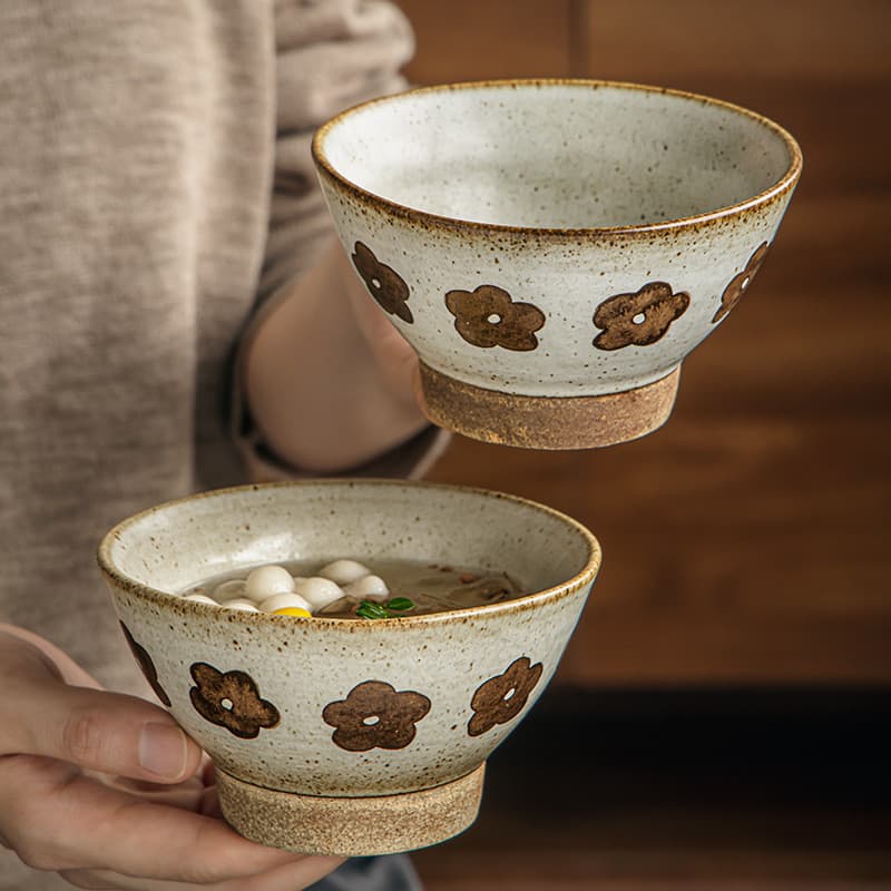 Tigela japonesa feita à mão de pé alto retrô de 5 polegadas em grés tigela de arroz em destaque tigela de iogurte tigela