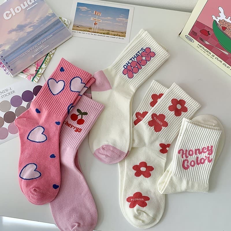 Meias femininas flores rosa versão coreana estilo Hyuna meias tubo médio doce bonito All-match pilha meias de algodão pu