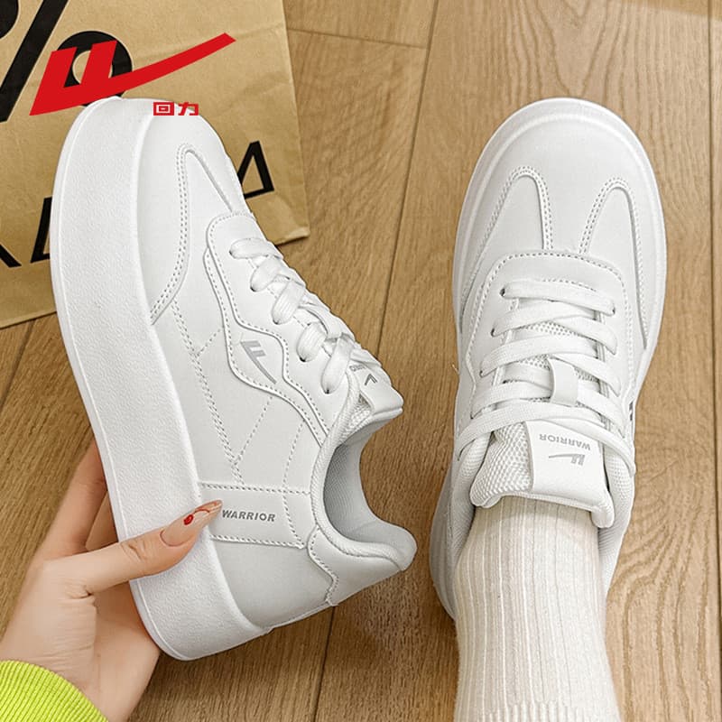 Puxar para trás bens domésticos sapatos femininos 2026 verão novo estilo branco tênis senhoras sapatos brancos esportes