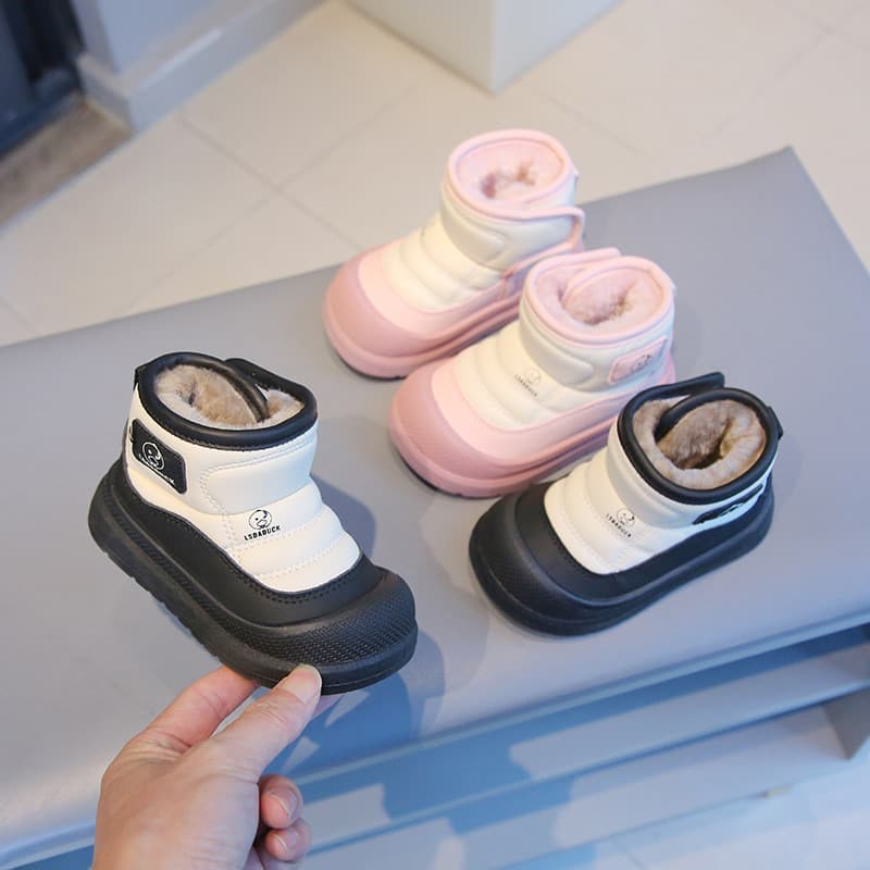 Meninas botas de neve inverno engrossado meninos couro impermeável botas curtas 2024 novo estilo à prova de frio quente