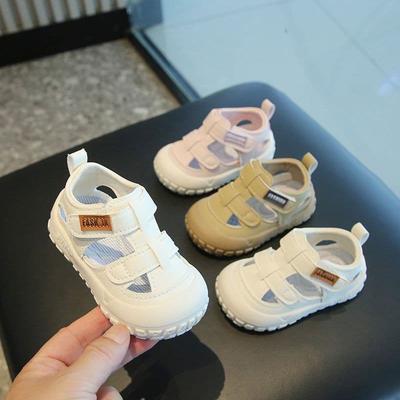 Meninos meninas sandálias verão novo estilo antiderrapante respirável Baotou sapatos de praia bebê Casual criança sapato