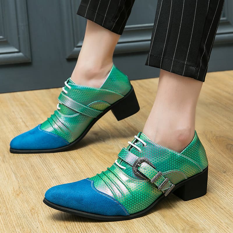 Sapatos masculinos de salto bico fino versão coreana britânica sapatos de couro da moda homens deus salto alto T-Ta