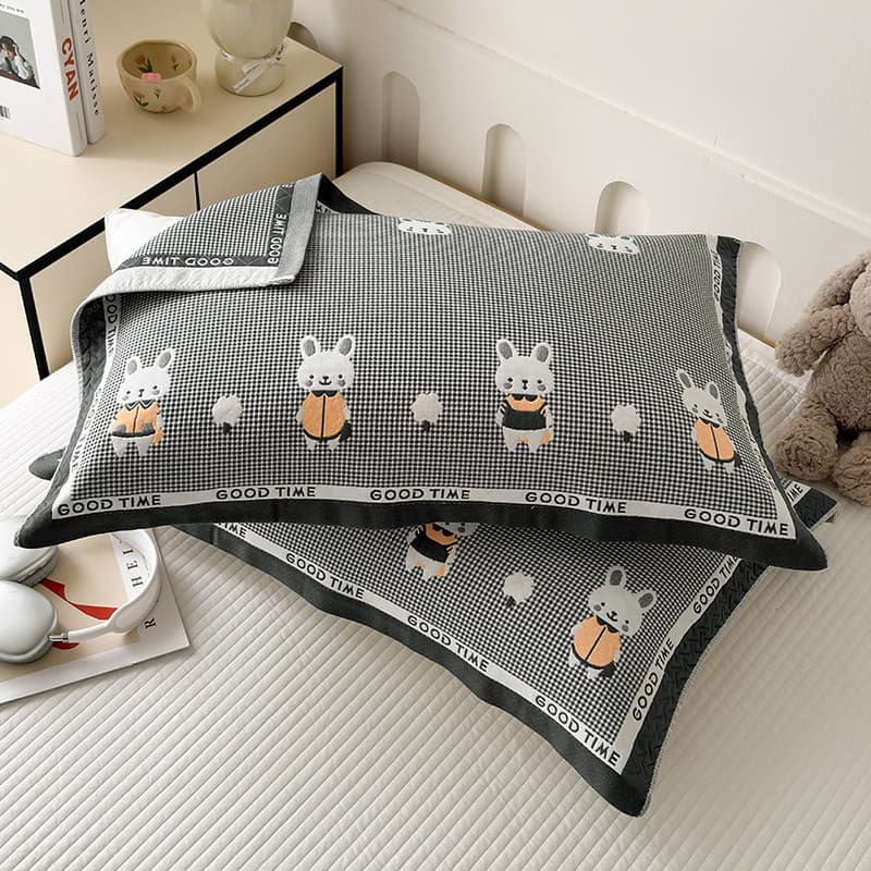 Capa de almofada de gaze Pacote de um par Dupla camada acolchoada macia Four Seasons Universal Cartoon Dupla face absorv