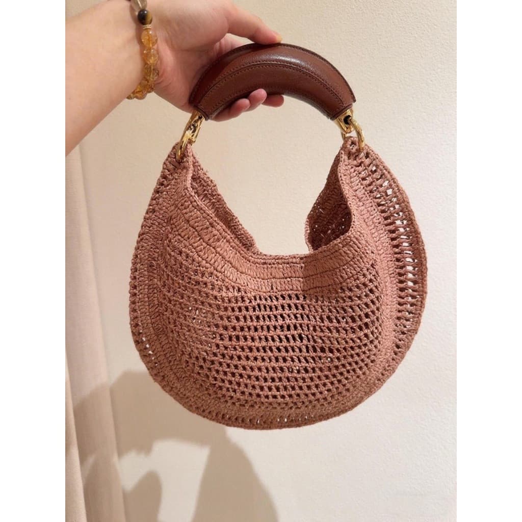 Bolsa de praia de palha, design exclusivo em forma de meia-lua, bolsa com alça de metal vazada, bolsa feminina de ombro