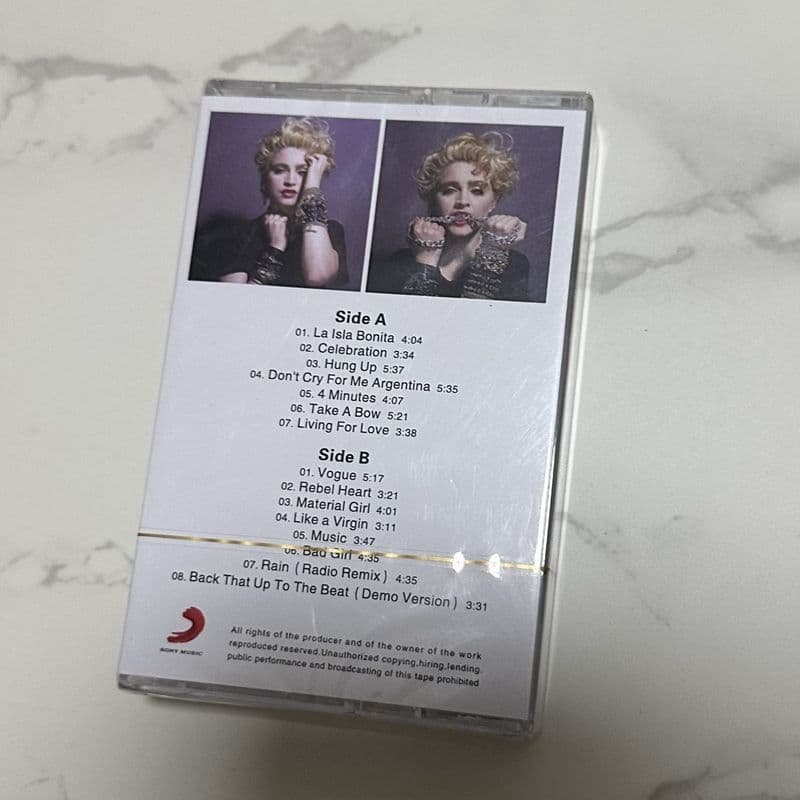 XYLDN14 Fita Músicas Populares Europeias Americanas Madonna Madonna Novo Aberto com Letras Livro Antigo