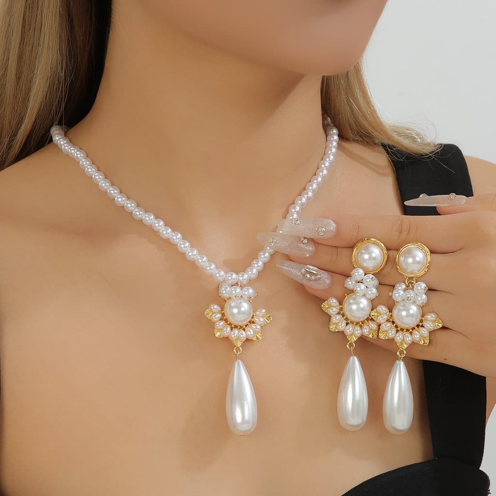 Kayi novo produto francês Retro elegante celebridade luz luxo palácio pérola gota de água brincos colar conjunto