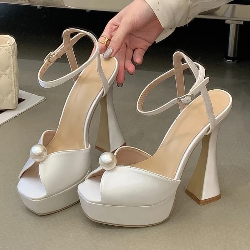 Eilyken Nova Moda Sandálias Femininas de Cetim com Pérolas, Bico Aberto, Tira com Fivela, Salto Alto Quadrado, para Verã