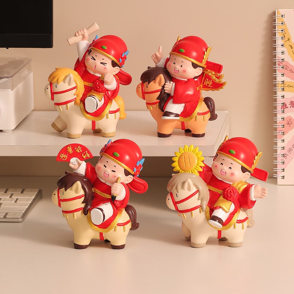 [Estoque pronto] Novo estilo criativo Zhuangyuan Hit Horse Resina Ornamentos Sorte Diversão Descompressão Escritório Dec
