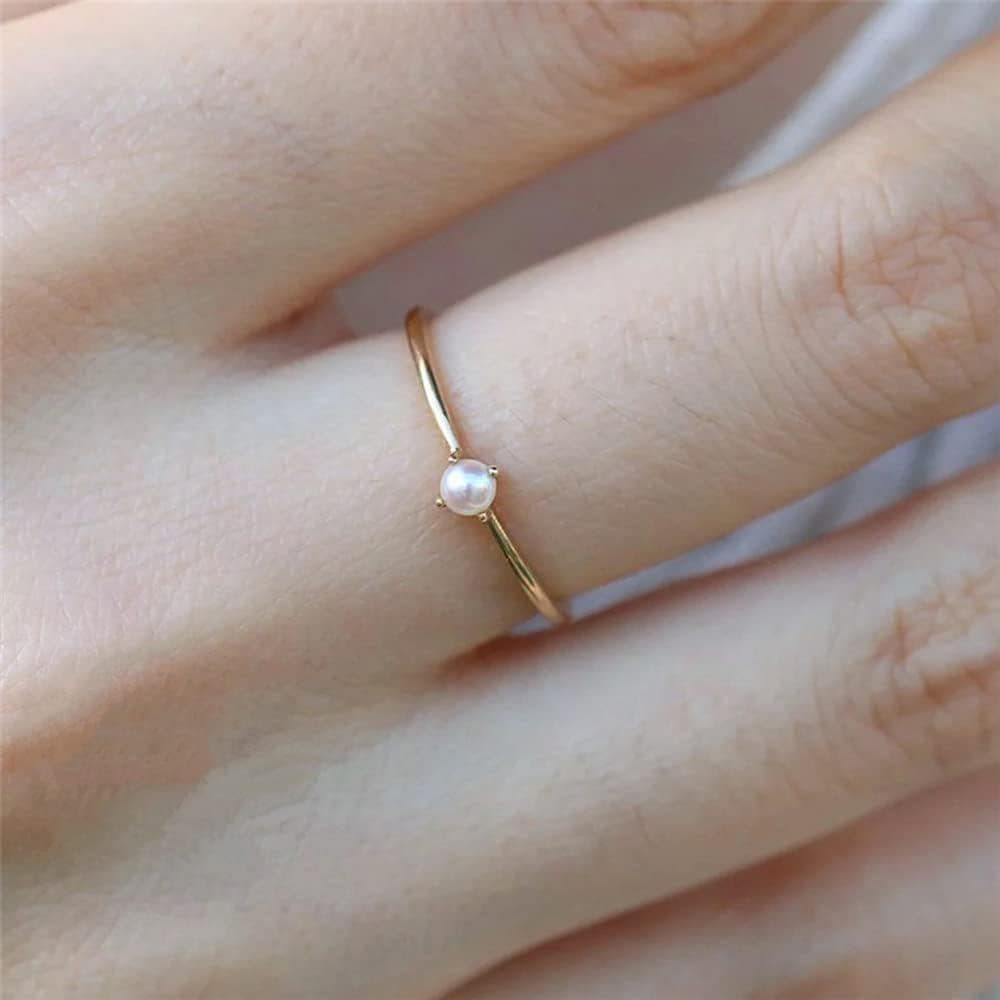 WDIYIEETN Anel de Pérola Simples Banhado a Ouro 18K, Anel Redondo Delicado com Quatro Garras, Anel de Casamento Feminino