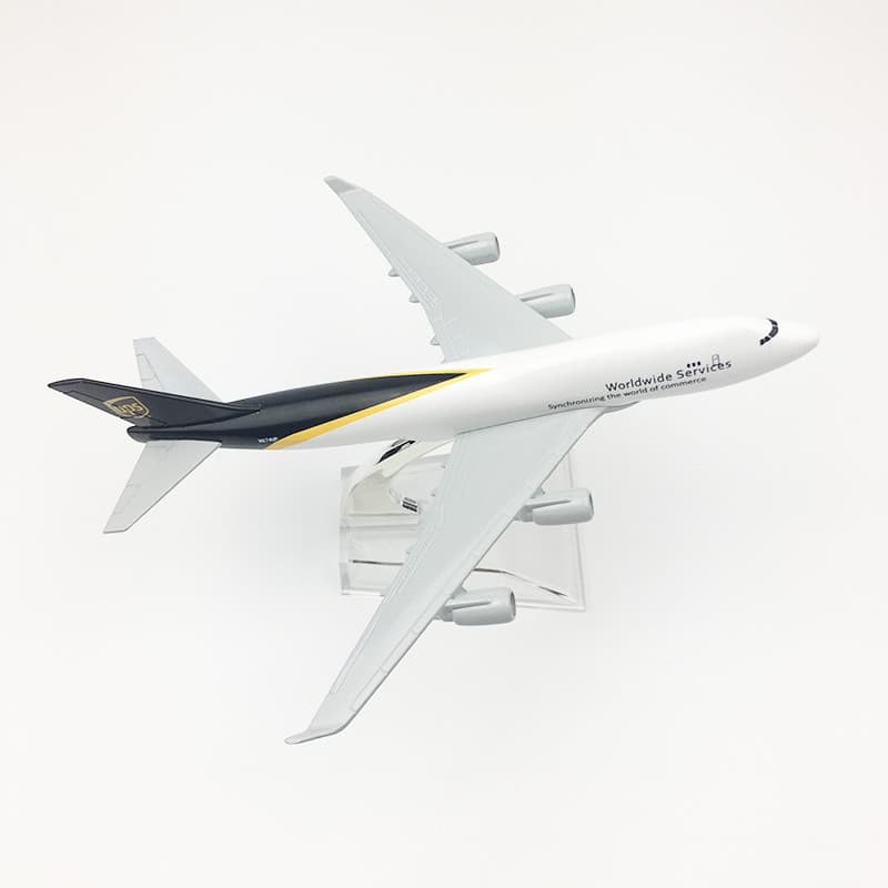 UPS Cargo Aeronave Boeing 747 Modelo de Aeronave Simulação Carga Aeronave Liga Pêndulo Estático 16CM