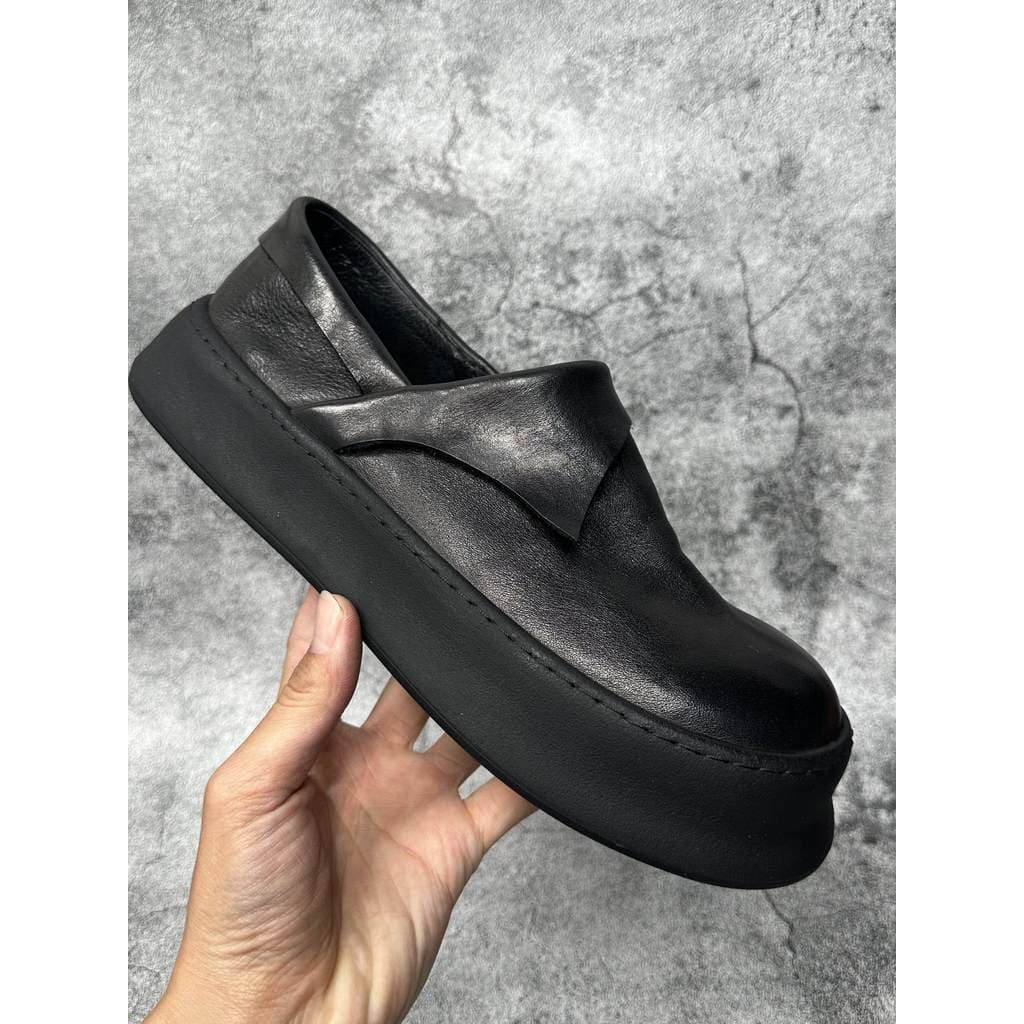 Mocassins masculinos de couro genuíno novo estilo All-Match deslizamento em sapatos preguiçosos na moda Retro grande ded