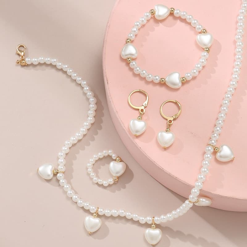 Conjunto de acessórios de aniversário para meninas com 4 peças: colar de pérolas, pulseira, anel e brincos.   IYQ0