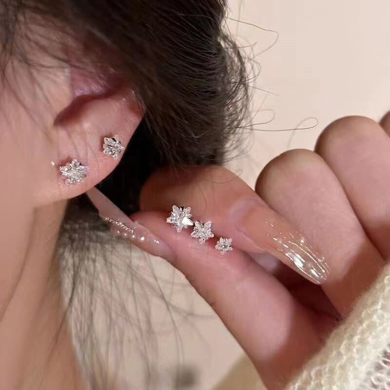 2024 novo estilo zircão estrela de cinco pontas brincos feminino ins nicho Design sentir luz luxo orelha Piercing orelha