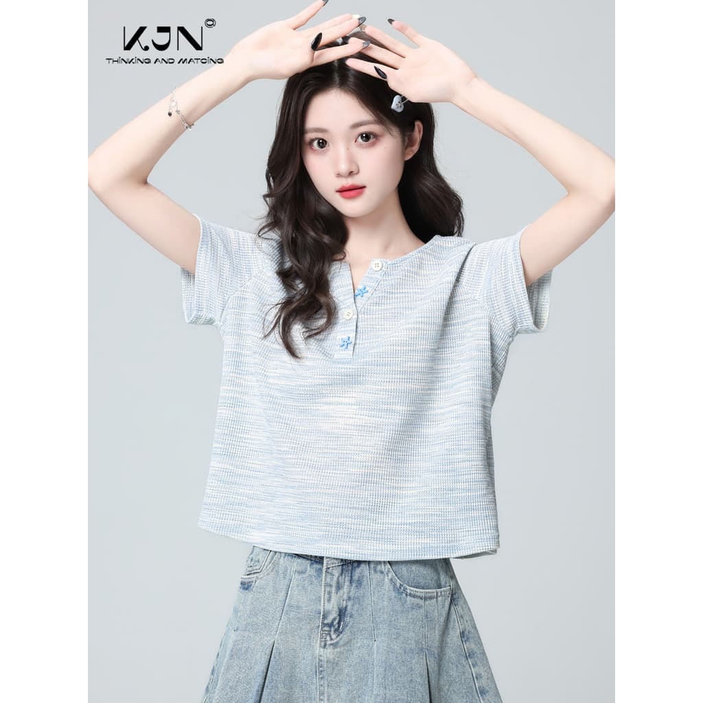 Azul com decote em V camiseta de manga curta feminina 2026 verão novo estilo pequeno Design solto Formal ombro meia mang