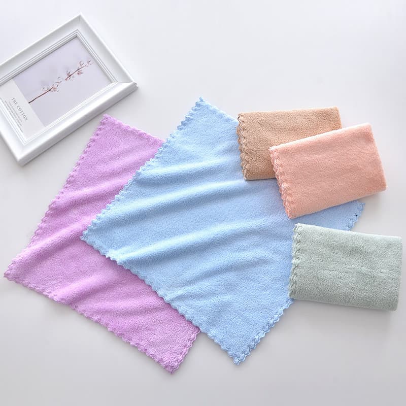 Toalha quadrada de lã Coral de cor sólida espessada absorvente para lavagem facial doméstica toalha pequena