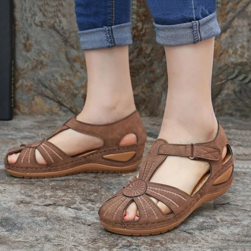 2026 Novas Mulheres Sandálias De Verão Tamanho Grande Fundo Plano Sapatos De Grosso Femininos Estação Independente Oco P